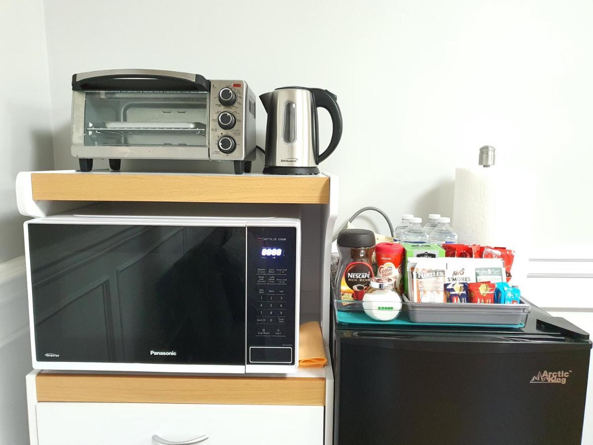 A Home Away Торонто Екстер'єр фото